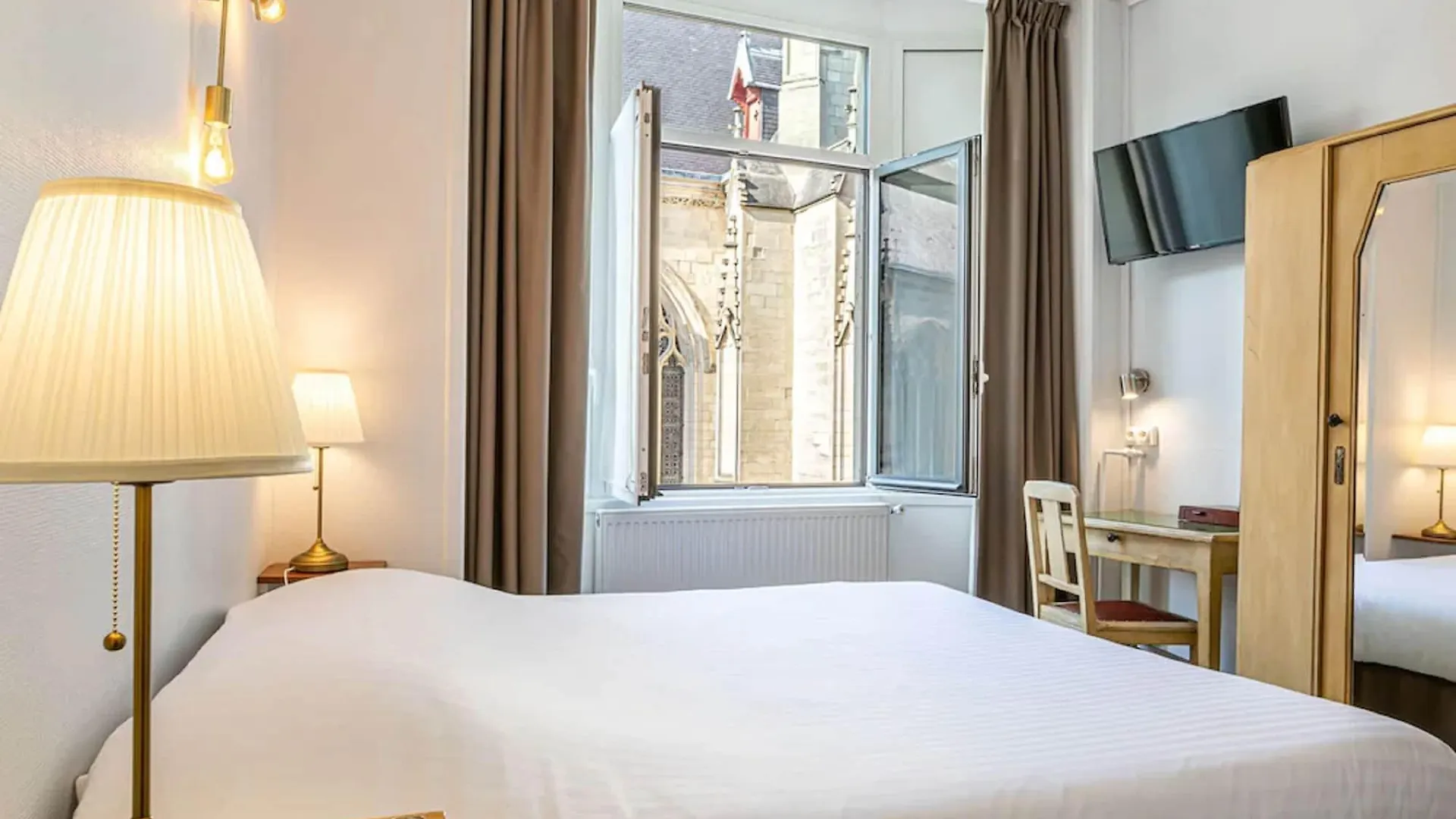 **  Hotel Saint Maurice Lille Frankreich